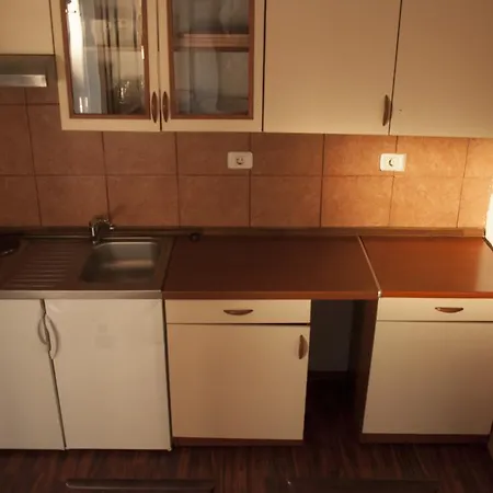 Beli Kriz Apartment *